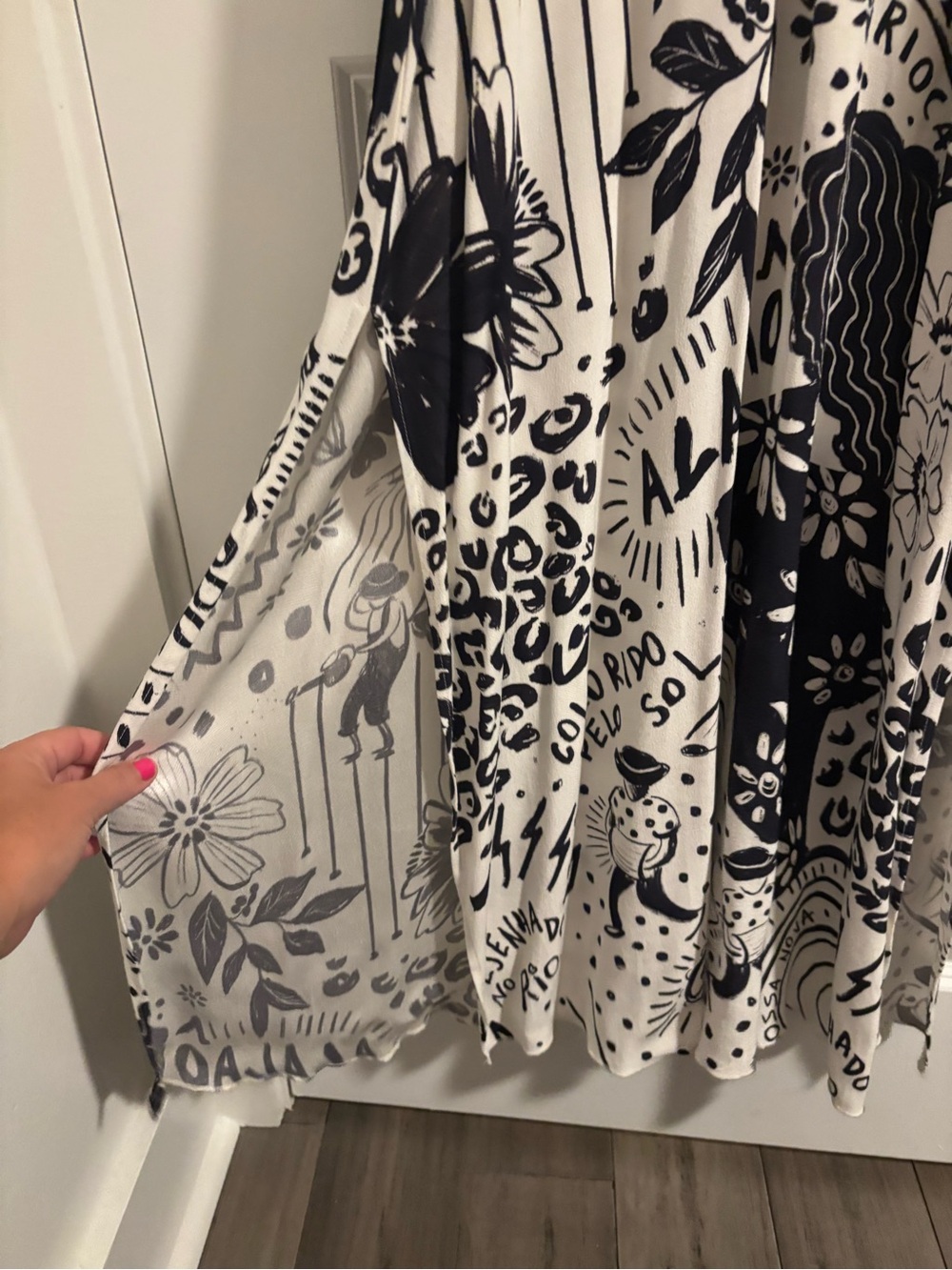 FARM RIO Black & White Tropical Vacation Resort V-Neck Maxi Dress Size Medium - Picture 6 of 10